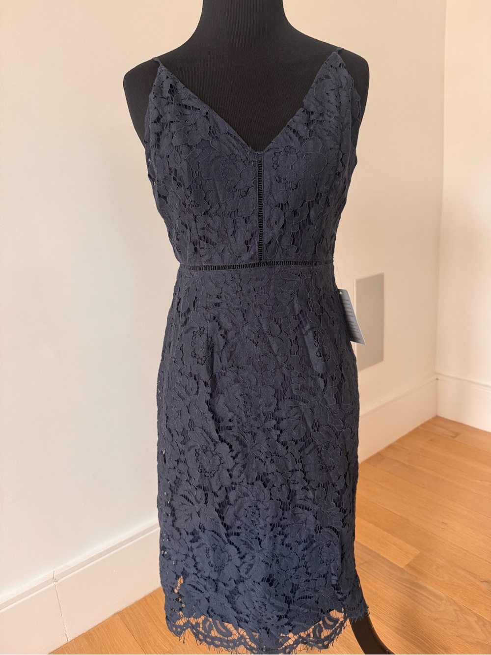 NEW ASTR The Label Nordstrom Navy Lace V-Neck Midi Dress SIZE S